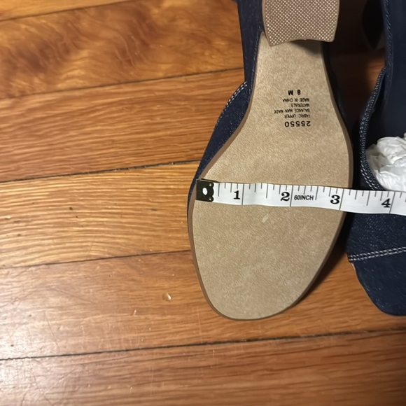 Newport News Blue Denim Wide Heel Open Front 8M Brand New In Box - Picture 11 of 13